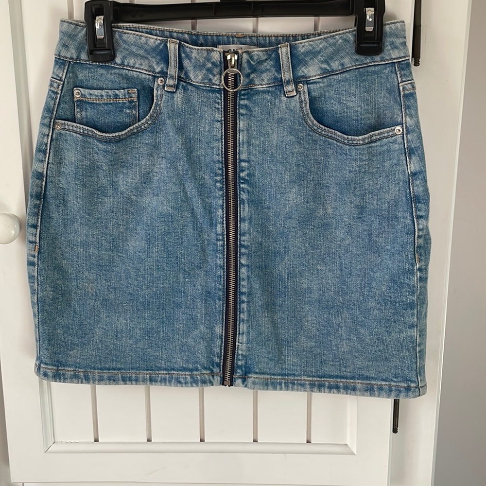 Garage Medium-Wash Denim Womens Skirt